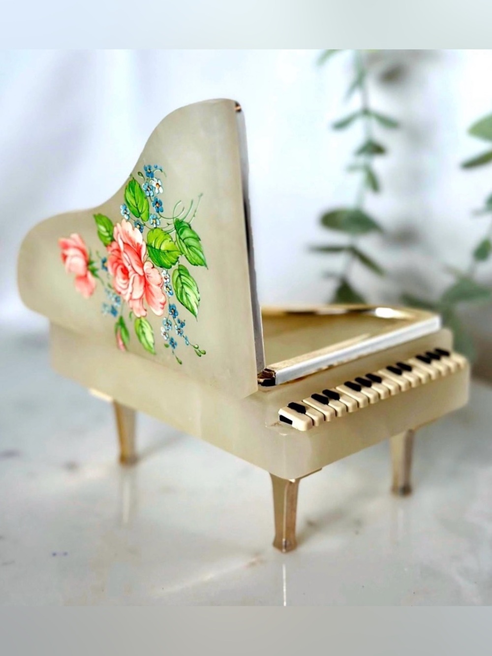 RARE Vintage LEFTON Alabaster Floral piano shaped Trinket jewelry box
